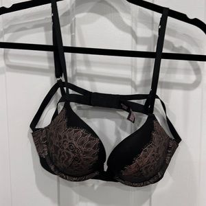 Black Victoria’s Secret push up bra. Size 36A